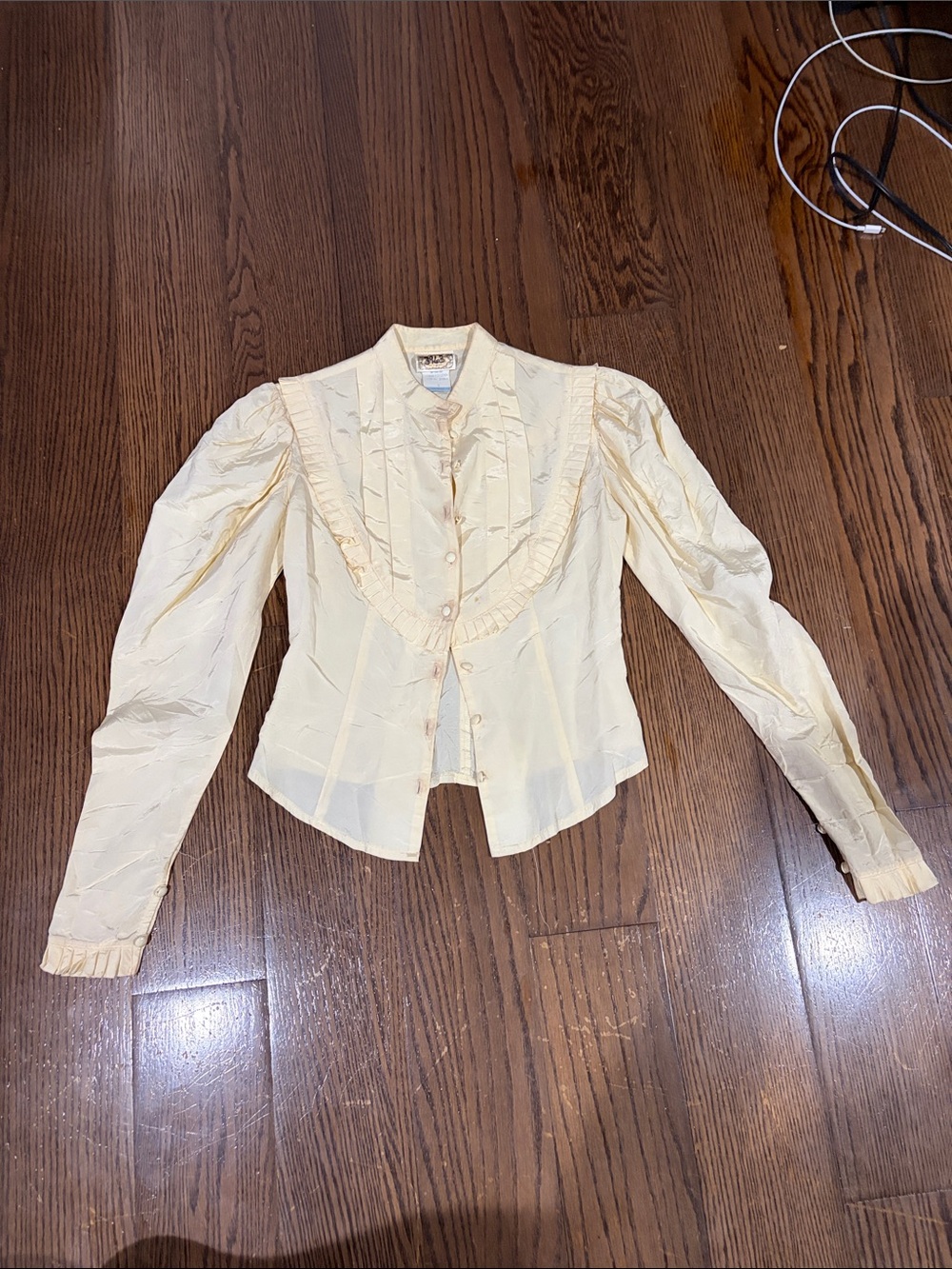 Vtg Gunne Sax Cream Ruffled Button-Front Blouse puff sleeve Victorian top